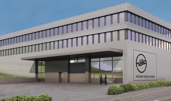 Ein modernes Bürogebäude mit großen Fensterfronten und dem Logo 