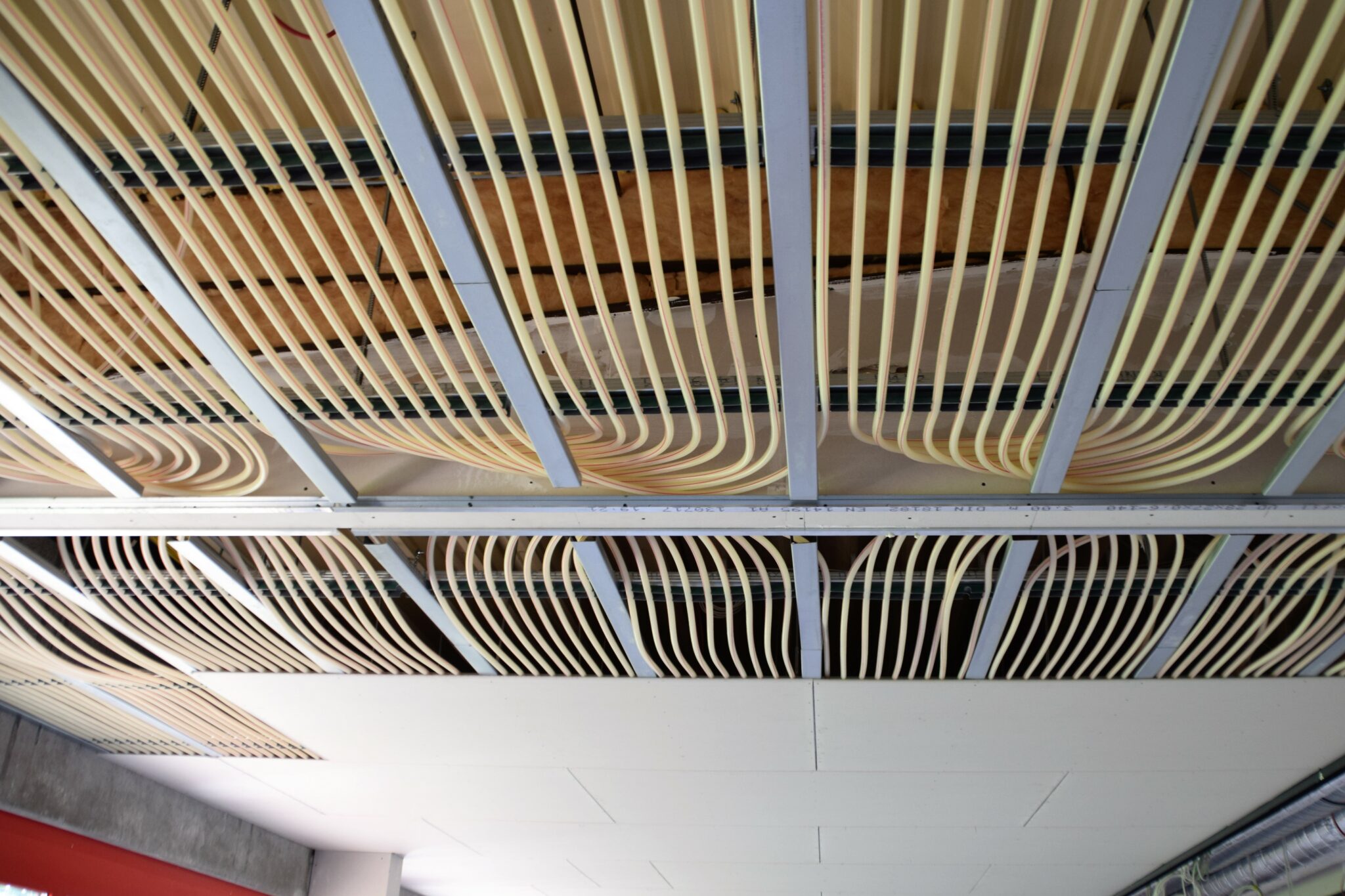 Flächenheizung- und -kühlung im Aufschwung - cci Dialog GmbH