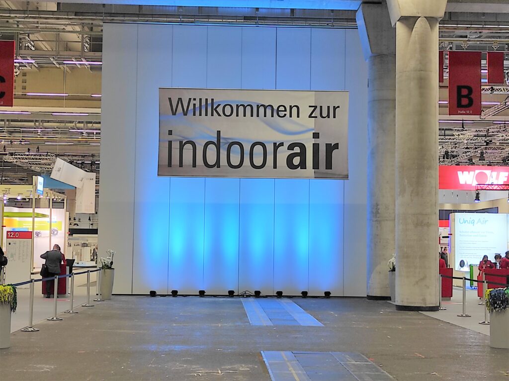 Heute, am dritten Messetag, heißt es nochmal "Willkommen zur Indoor-Air" in Frankfurt. (Abb. © cci Dialog GmbH)