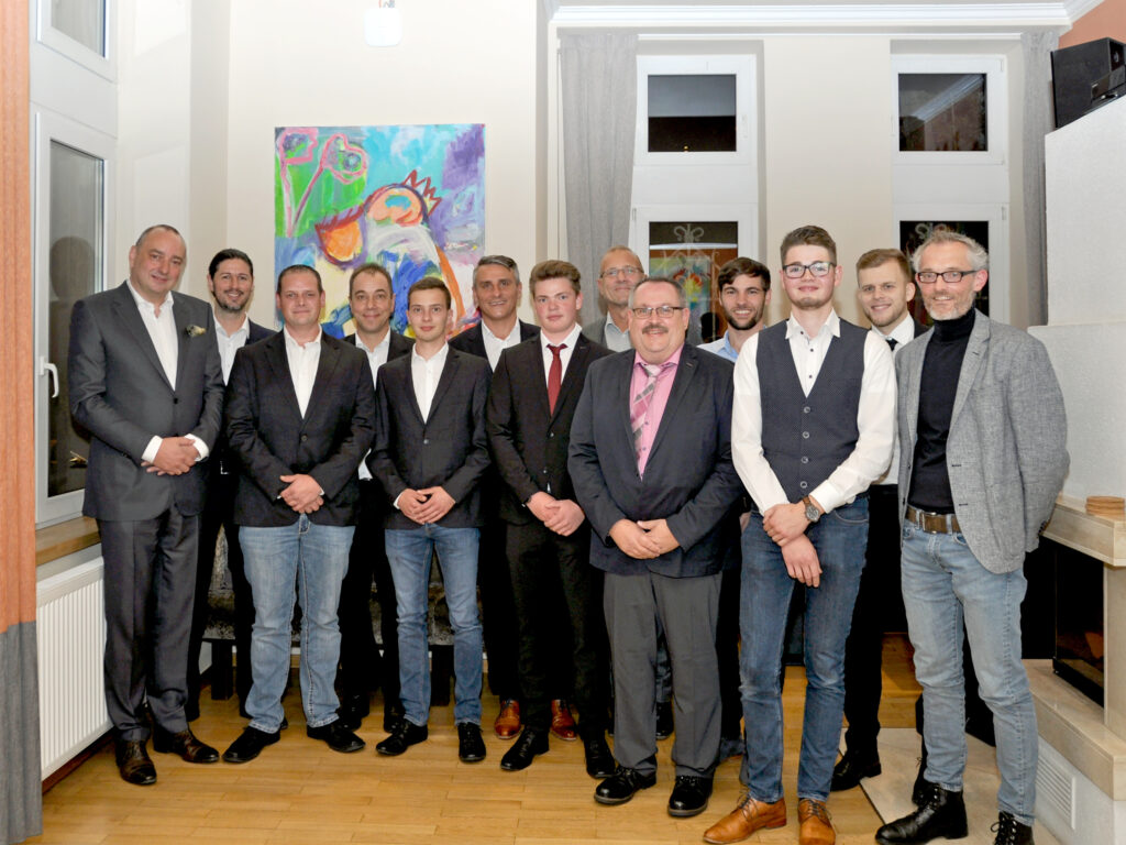Der BTGA ehrte die besten Auszubildenden der TGA-Branche des Prüfungsjahrgangs 2020 in Saarbrücken. Links im Bild. BTGA-Präsident Hermann Sperber. (Abb. © BTGA)
