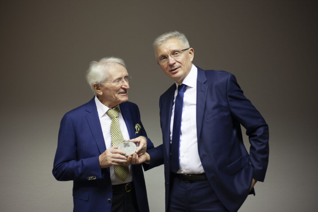 Prof. Günter Heinrich (links) und Prof. Uwe Franzke (Abb. © ILK Dresden)
