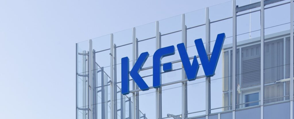 Die am 20. April gestoppte KfW-Förderung "Effizienzhaus 40" wird als "Effizienzhaus 40 mit Qualitätssiegel Nachhaltiges Gebäude (QNG) fortgesetzt. (Abb. © KfW)