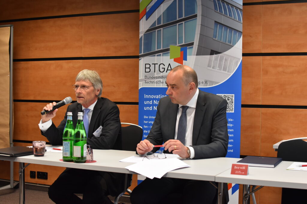 Günther Mertz, Hauptgeschäftsführer BTGA (links), und BTGA-Präsident Hermann Sperber (Abb. © cci Dialog GmbH)