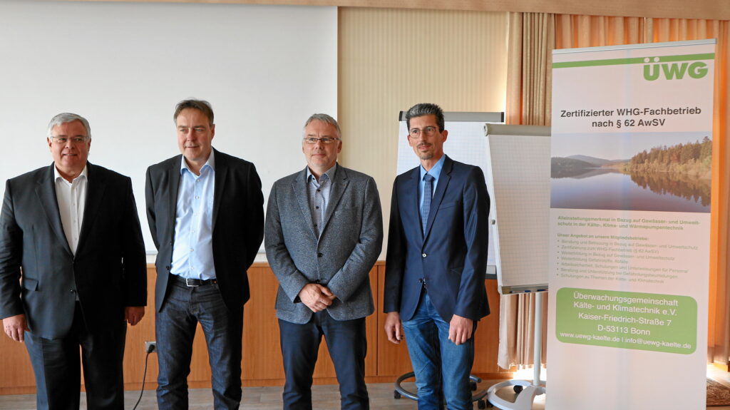 Der alte und neue Vorstand (von links) sieht wie folgt aus: Karl-Heinz Thielmann (Geschäftsführer), Dr. Meinolf Gringel (Obmann Überwachungsausschuss, ÜWA), Olaf Baus (2. Vorsitzender), Thomas Kleinehr (1. Vorsitzender). (Abb. © ÜWG)