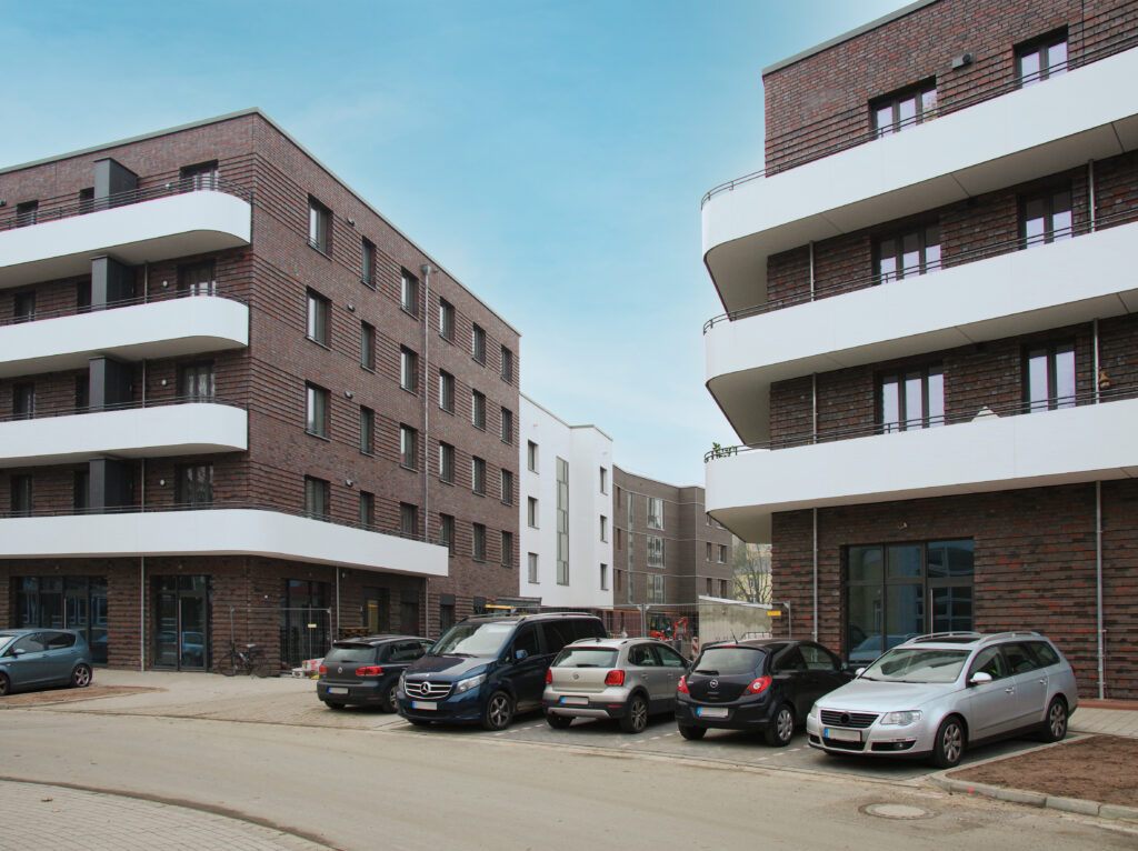 Im Wohnquartier „Ohe-Höfe“ in Hannover werden 24 Wohneinheiten über zwei zentrale Lüftungsanlagen individuell mit konditionierter Luft versorgt.