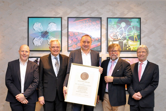 Von links: BTGA-Hauptgeschäftsführer Frank Ernst, BTGA-Präsident Bernhard Dürheimer, Hermann Sperber, Josef Oswald und Günther Mertz (Abb. © BTGA).