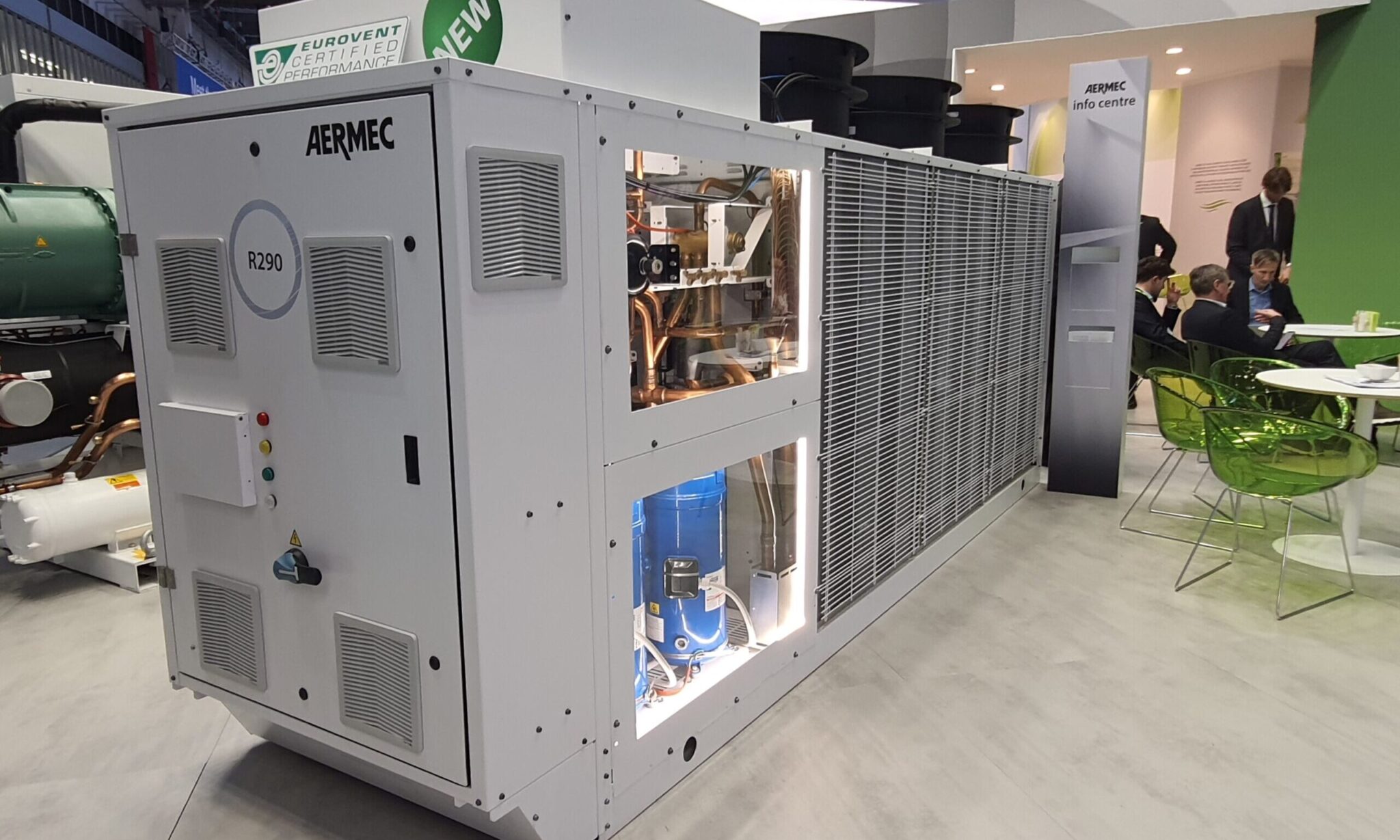 Aermec: Reversible Propan-Wärmepumpe bis 143 kW - cci Dialog GmbH