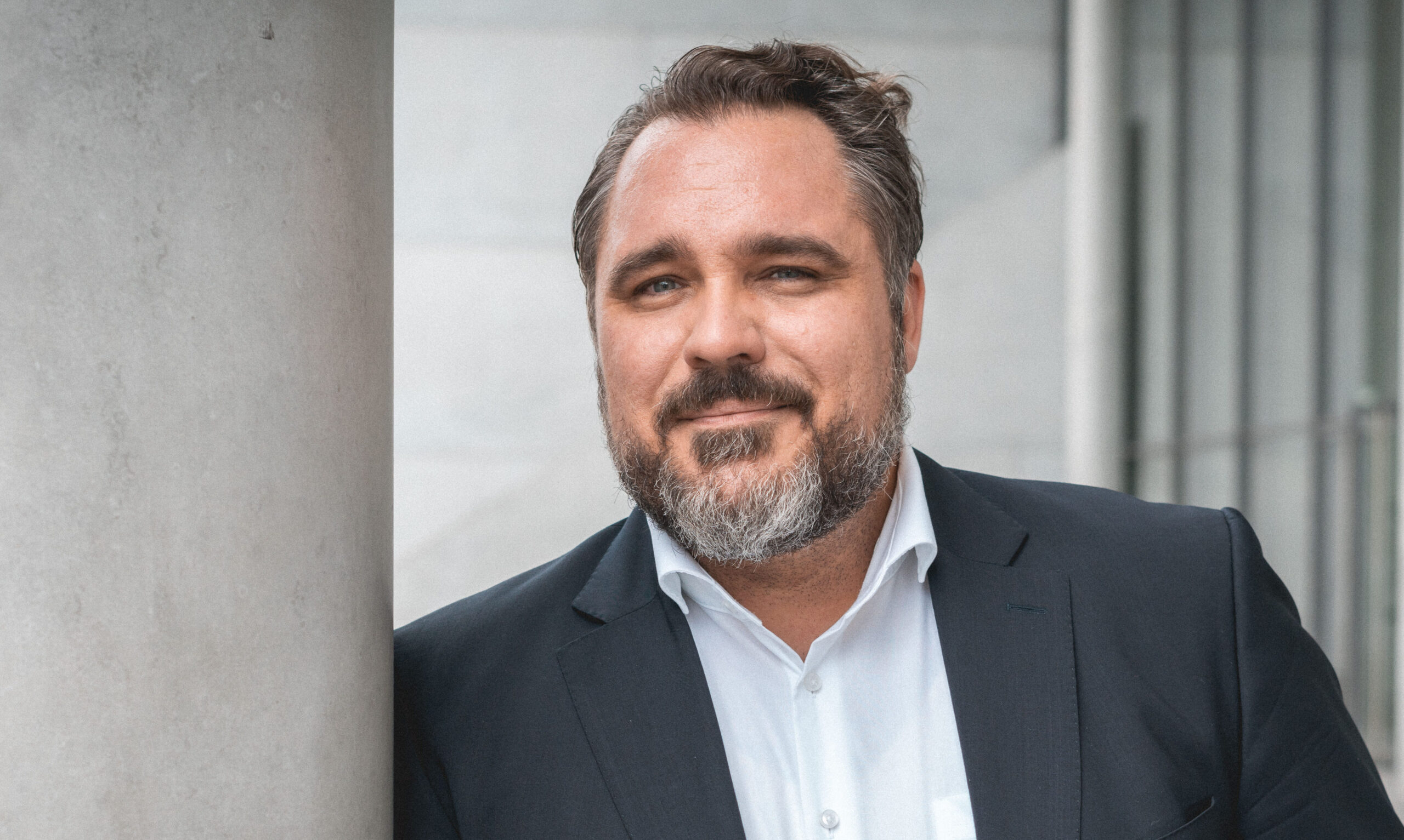 ZVSHK_Daniel-Foest_Portrait_0720-e1753781708402