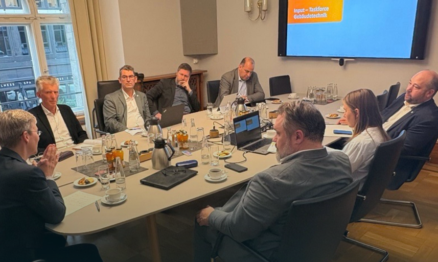 Tasforce-Gebaeudetechnik-Sitzung-ZDH-e1764585407317