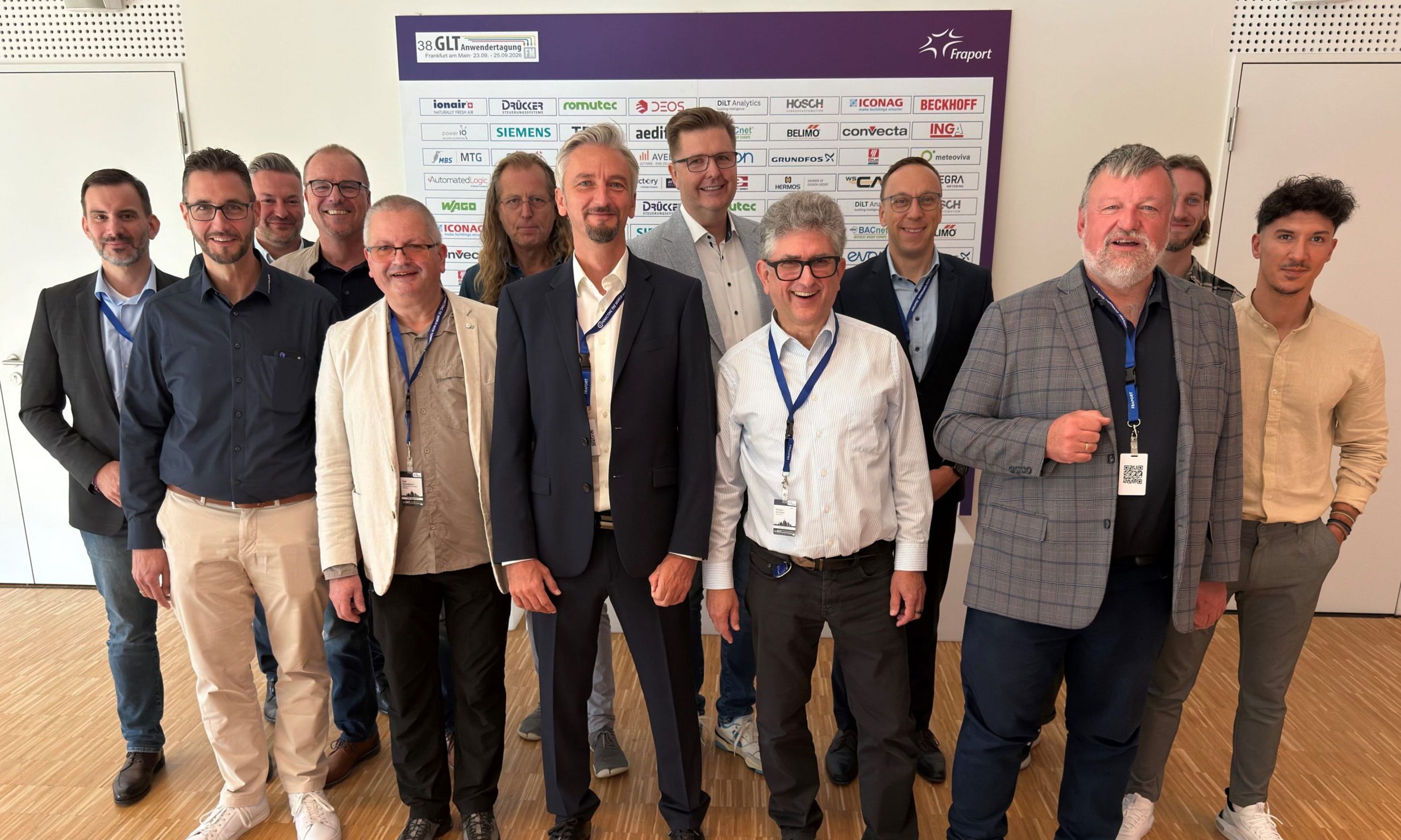 Gruppenfoto-WG-Facility-Management-4-3-50-scaled-e1790588667479